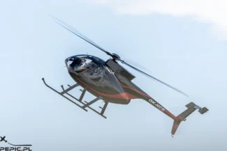 PL: MD Helicopters MD 500E w locie podczas pokazu w Mladá Boleslav. | EN: MD Helicopters MD 500E in flight during the airshow in Mladá Boleslav.