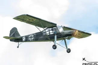 PL: Fieseler Fi 156 Storch w locie podczas pokazu w Mladá Boleslav. | EN: Fieseler Fi 156 Storch aircraft in flight during the airshow in Mladá Boleslav.