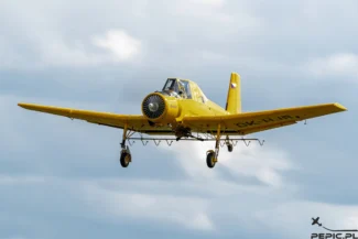PL: Zlín Z-37A Čmelák locie podczas pokazu w Mladá Boleslav. | EN: Zlín Z-37A Čmelák aircraft in flight during the airshow in Mladá Boleslav.