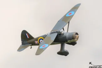 Model Lysander podczas pokazów w locie na zlocie Warbirds Bobrowniki 2026